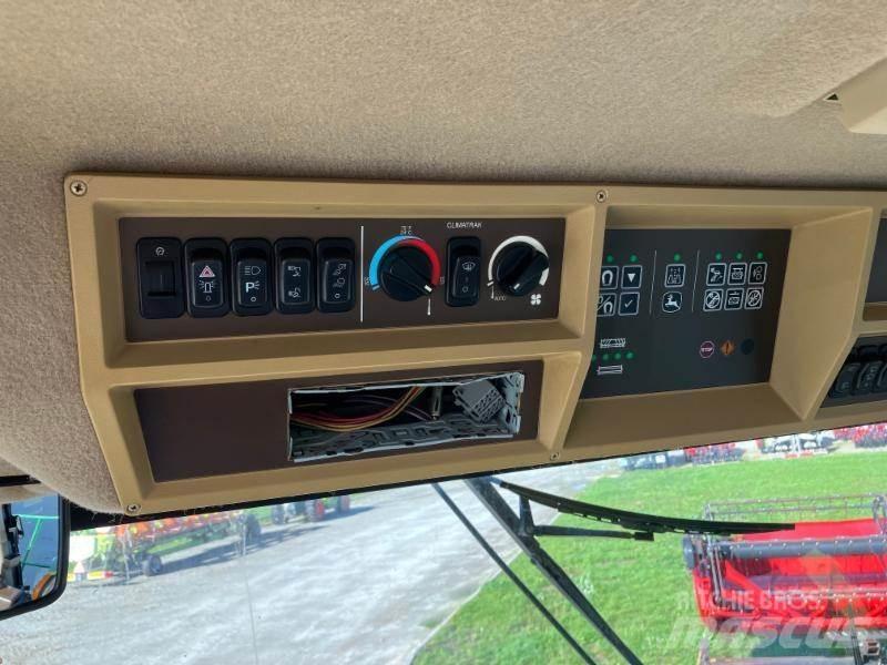 John Deere 7300 자동 초지기계