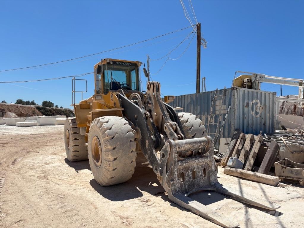 Volvo L 220 E  휠로우더