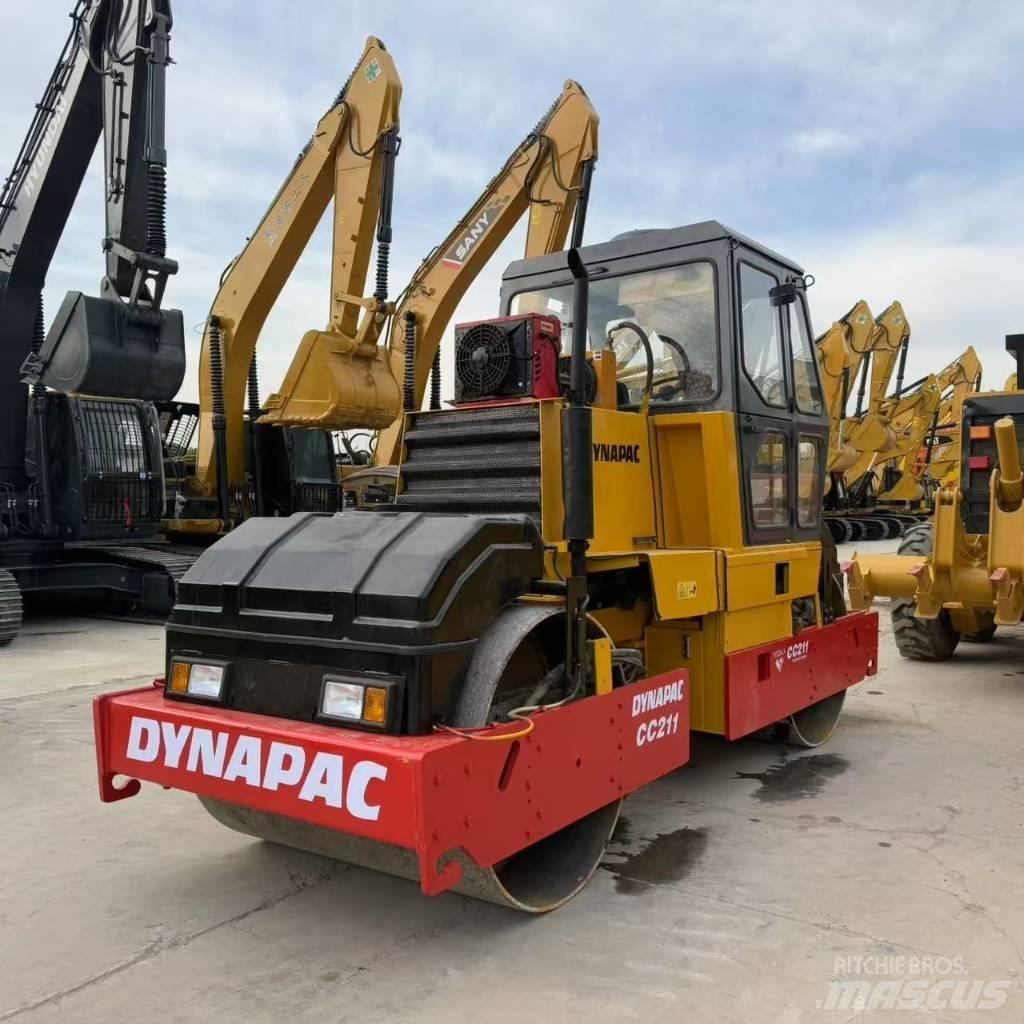 Dynapac CC 211 트윈 드럼 롤러