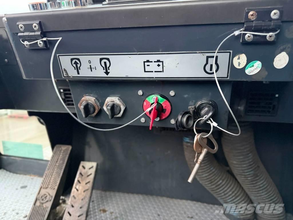 Bomag BW24R 공기 타이어 롤러