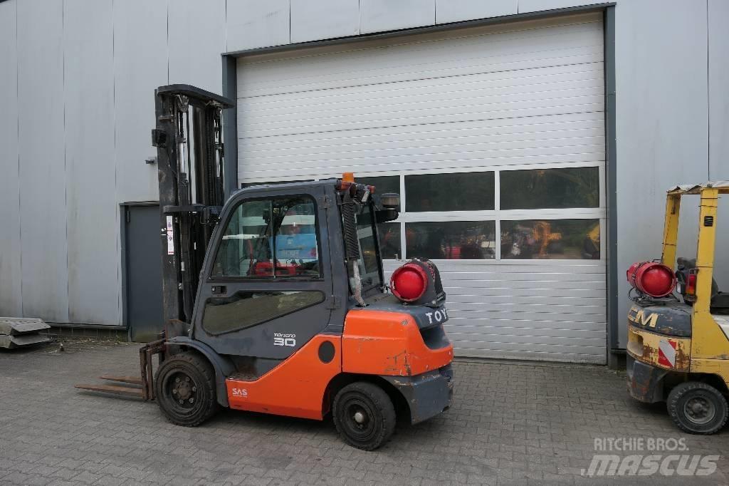 Toyota 02-8 FGF 30 LPG 지게차