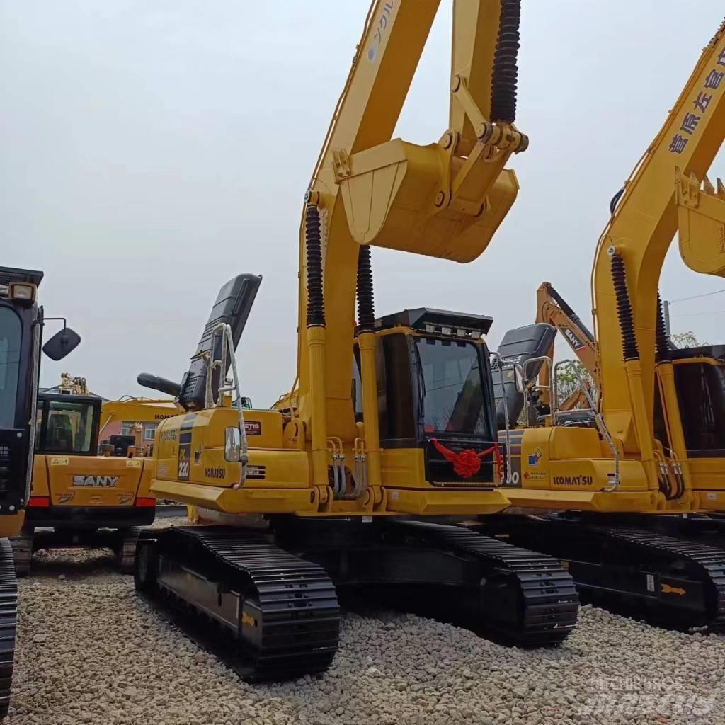 Komatsu PC 220 대형 굴삭기 29톤 이상