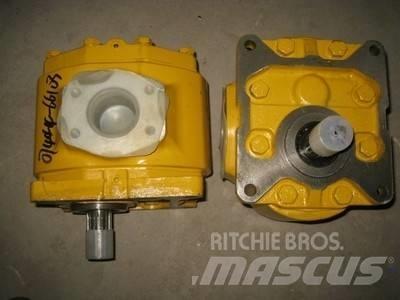Komatsu D155 트랜스미션