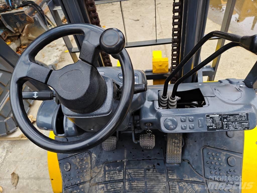 Komatsu 30 디젤 지게차