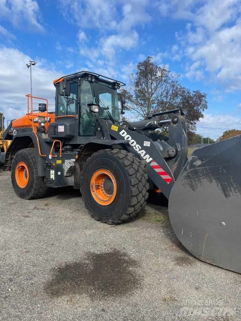 Doosan DL 380-7  휠로우더