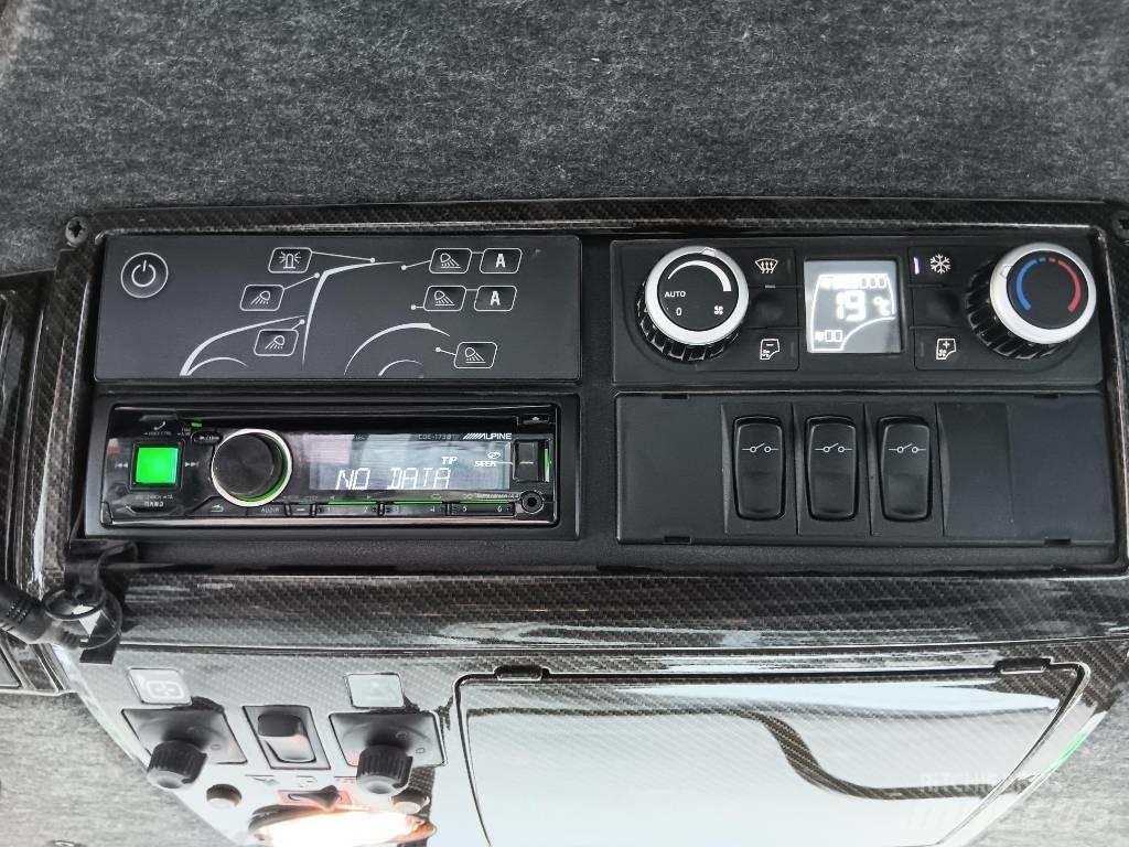Valtra T 214 D 트랙터