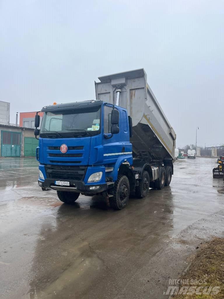 Tatra phoenix 건설현장 덤프트럭
