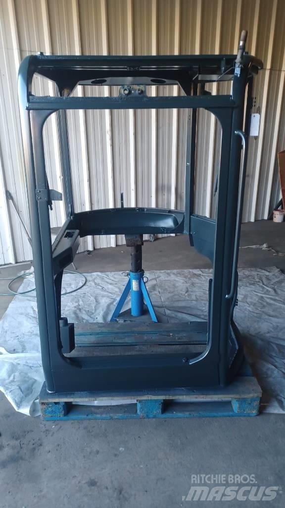 Yanmar Vio 45 캐빈 및 인테리어