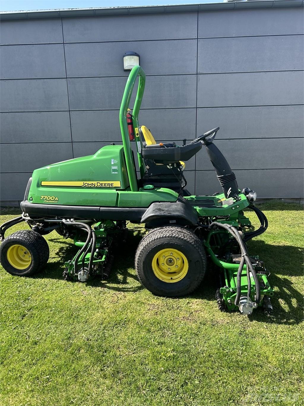 John Deere 7700A 페어웨이 잔디깎기