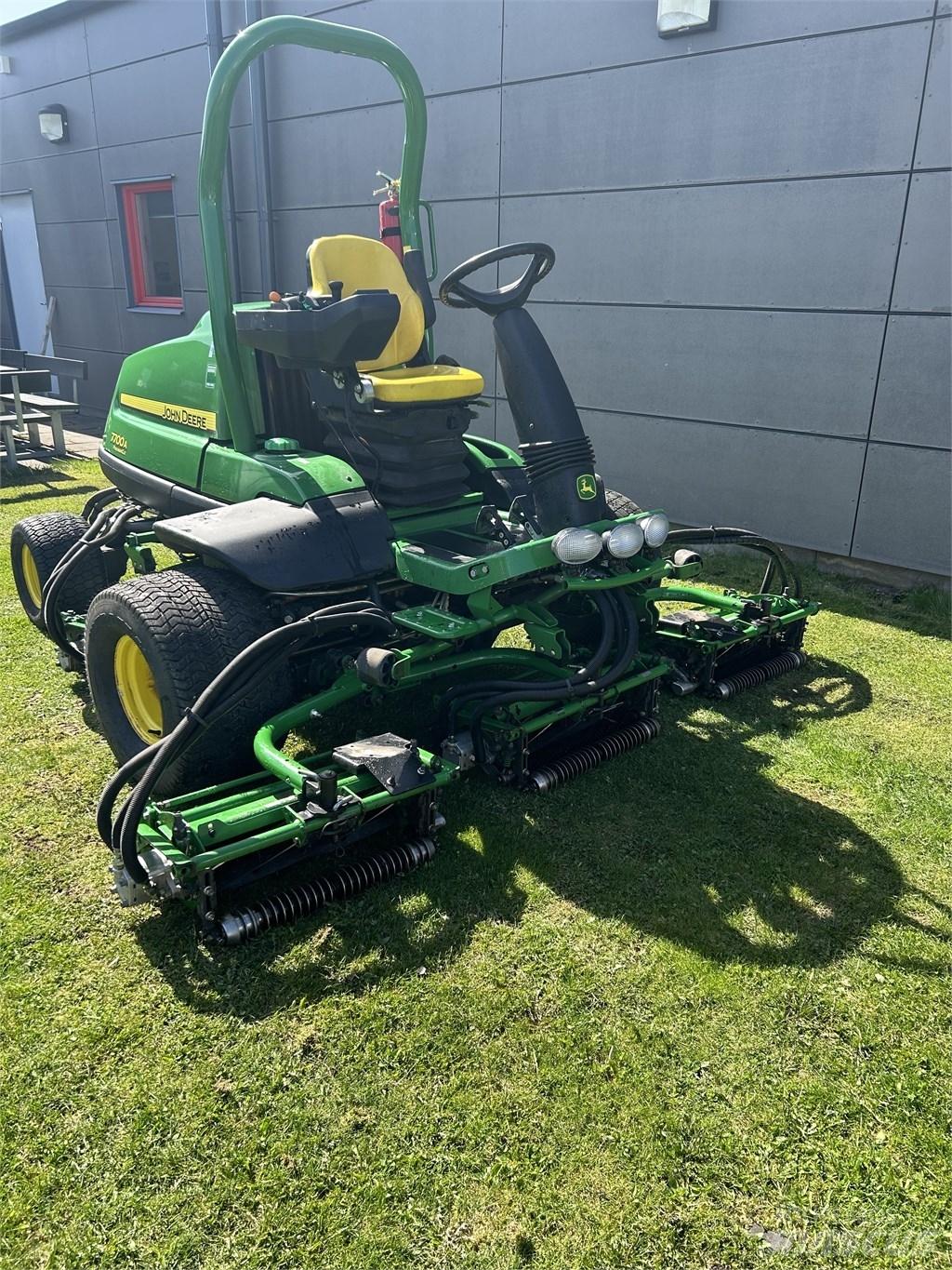 John Deere 7700A 페어웨이 잔디깎기