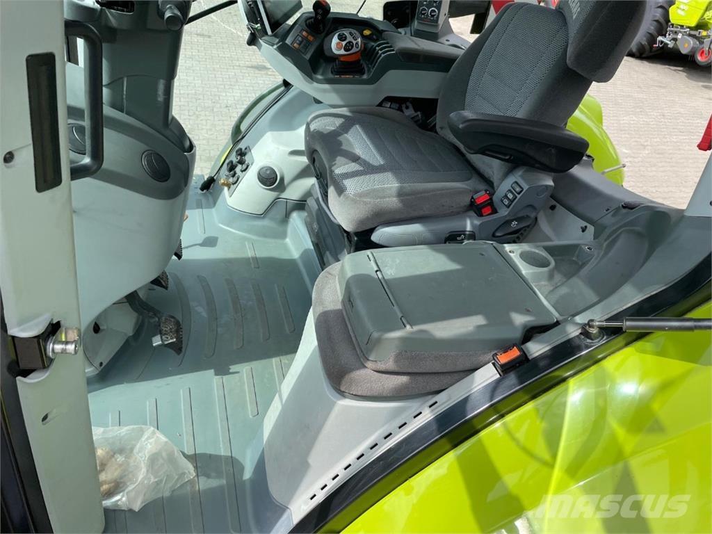 CLAAS Axion 810 CM 트랙터