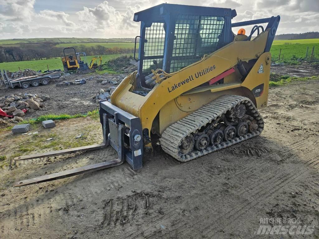 CAT 257 B 3  스키드로더