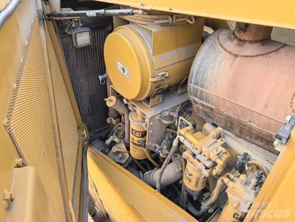 CAT D8T bulldozers 크롤러 도저