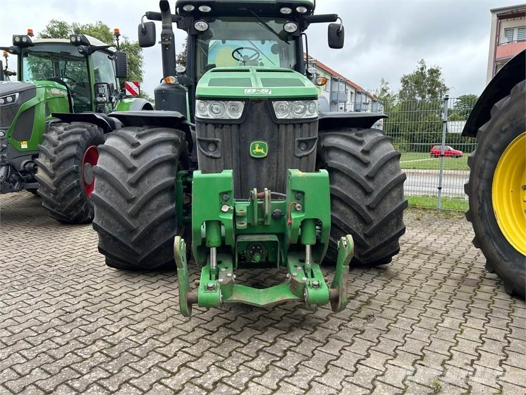 John Deere 8335R 트랙터