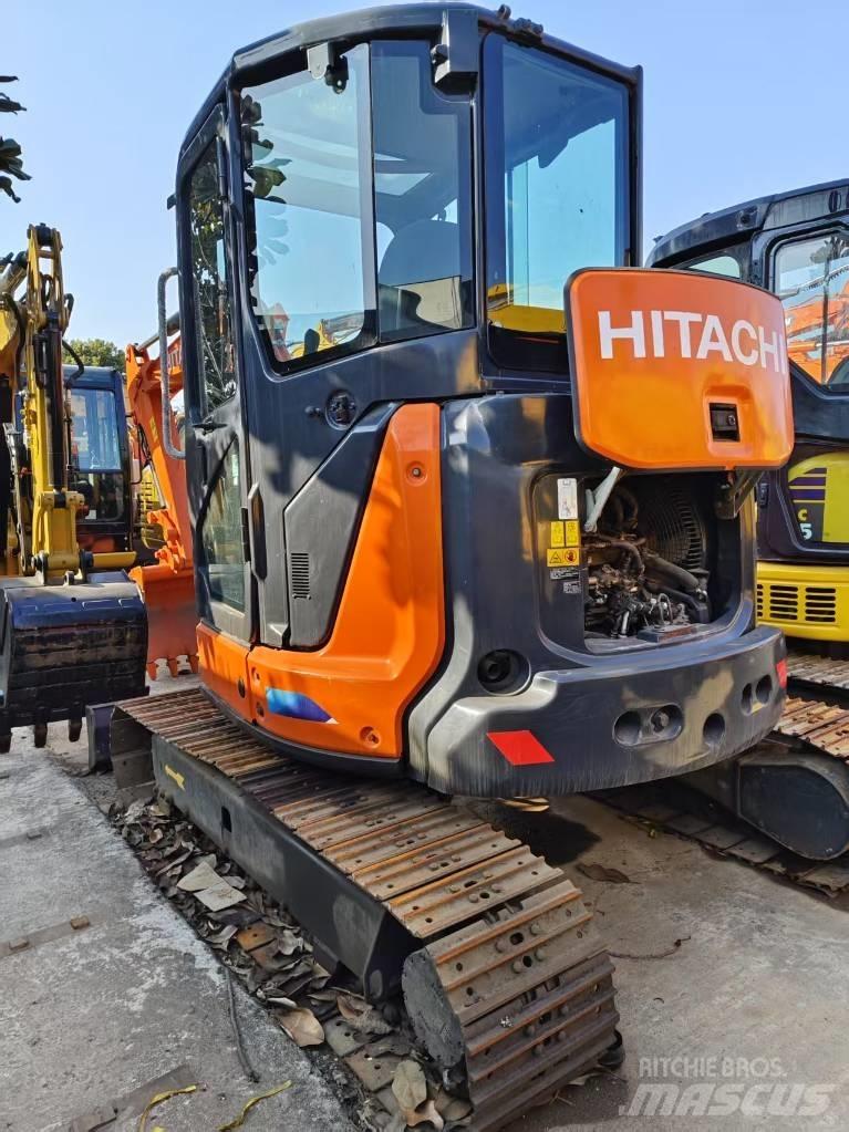 Hitachi ZX 55 UR 소형 굴삭기 7톤 미만