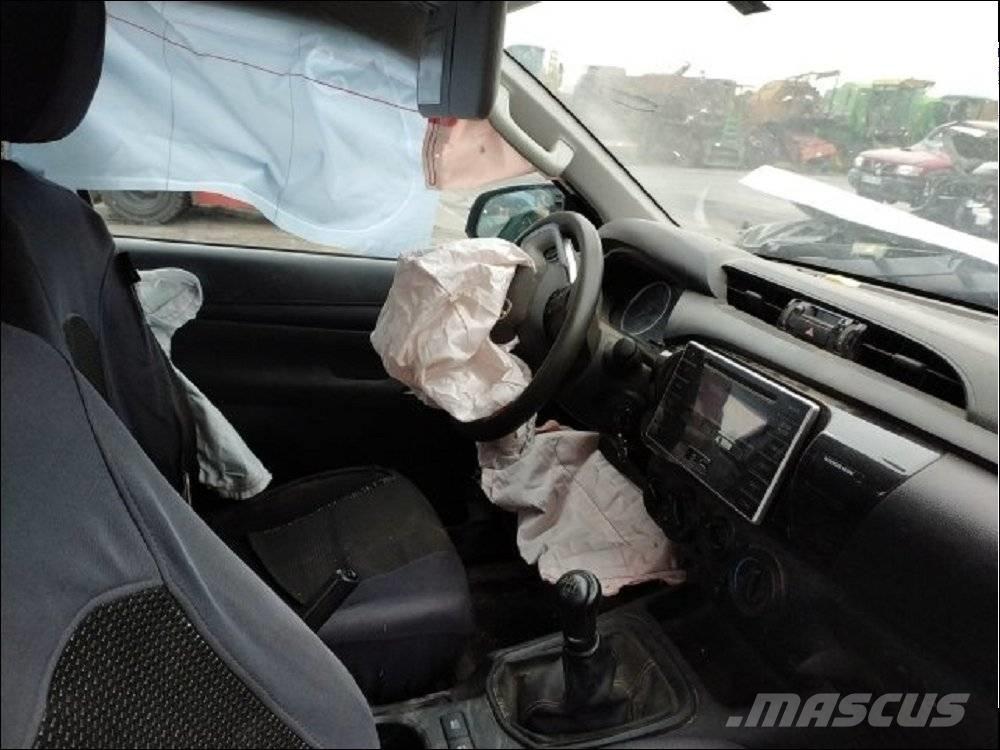 Toyota Hilux 5 픽업/드롭사이드