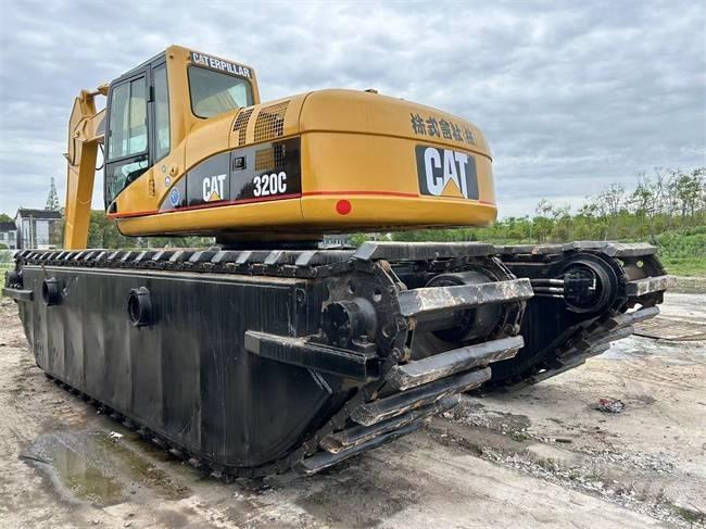 CAT 320 C 수륙양용 굴삭기