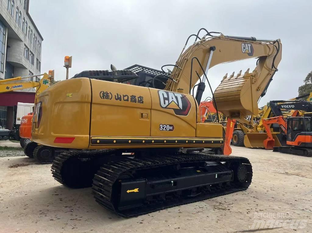 CAT 320 GC 대형 굴삭기 29톤 이상