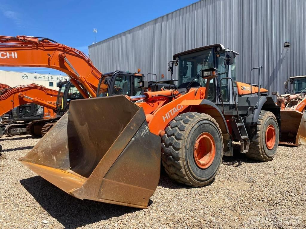 Hitachi ZW 250  휠로우더