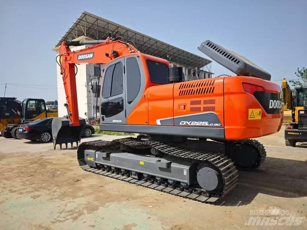Doosan DX 225 LC 대형 굴삭기 29톤 이상