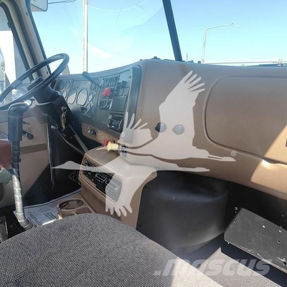 Mack CL733 트랙터 유닛