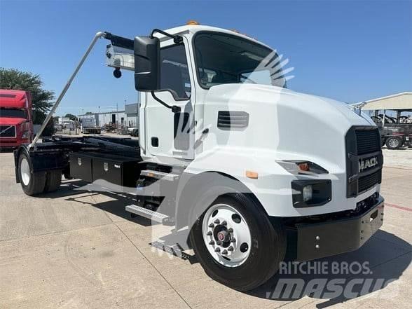 Mack MD6 폐기물 수거 트럭