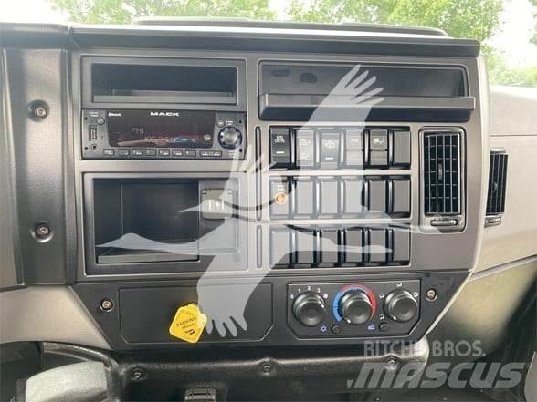 Mack MD6 플랫베드/드롭사이드 트럭