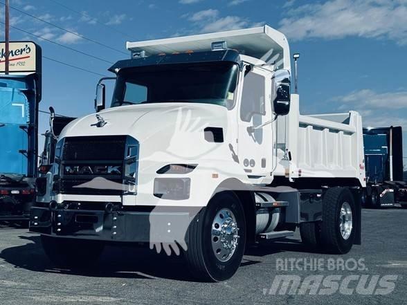 Mack MD6 덤프 트럭