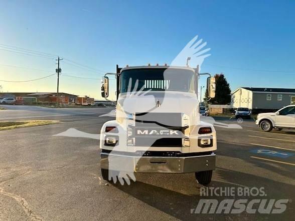 Mack MD6 플랫베드/드롭사이드 트럭