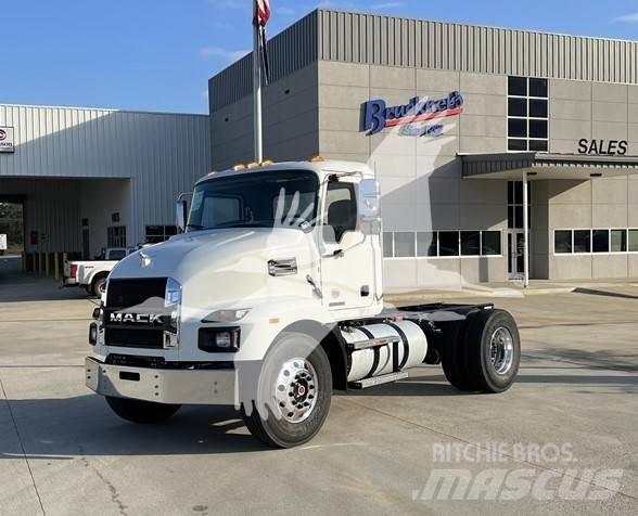 Mack MD6 덤프 트럭