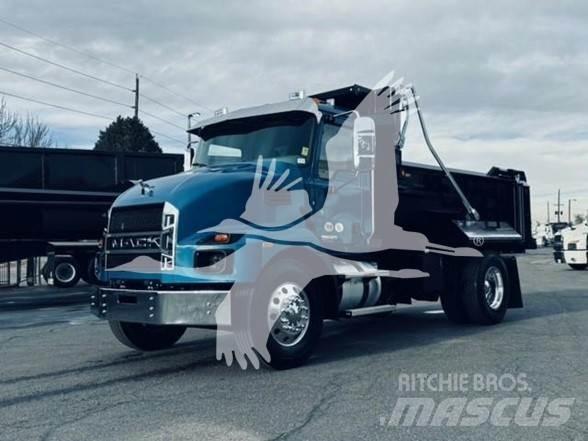 Mack MD6 덤프 트럭