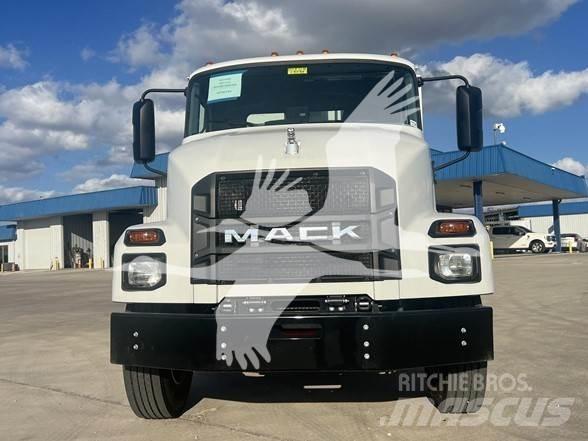 Mack MD6 폐기물 수거 트럭