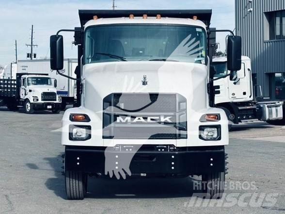 Mack MD6 덤프 트럭