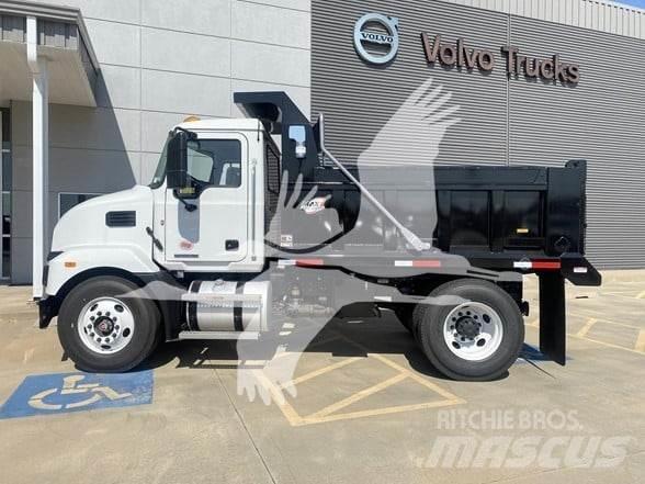 Mack MD6 덤프 트럭