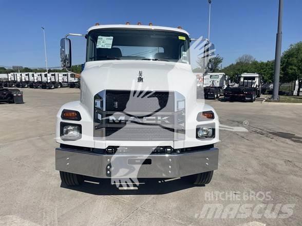 Mack MD6 트랙터 유닛