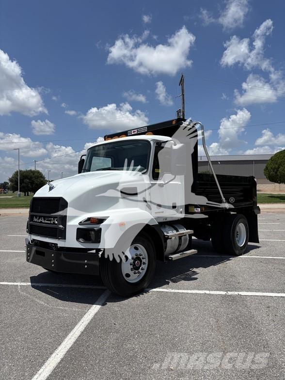 Mack MD6 덤프 트럭