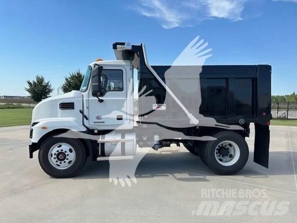 Mack MD7 덤프 트럭