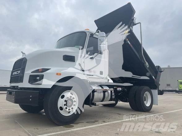 Mack MD7 덤프 트럭