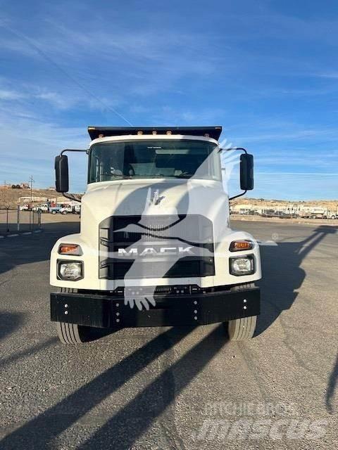 Mack MD7 덤프 트럭