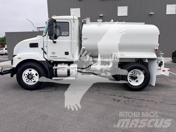 Mack MD7 탱커 트럭