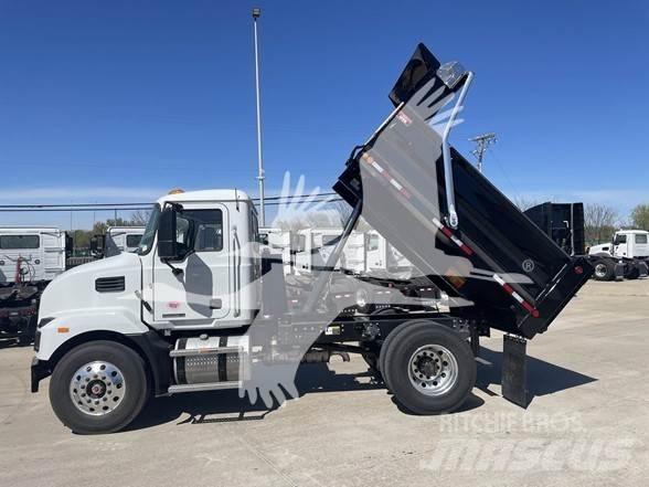 Mack MD7 덤프 트럭