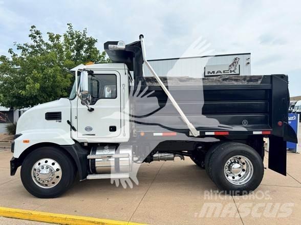 Mack MD7 덤프 트럭