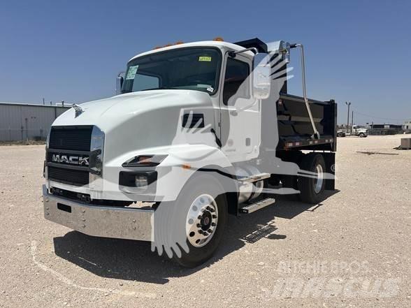 Mack MD7 덤프 트럭