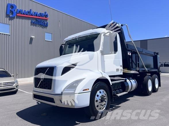 Volvo VNR64300 덤프 트럭