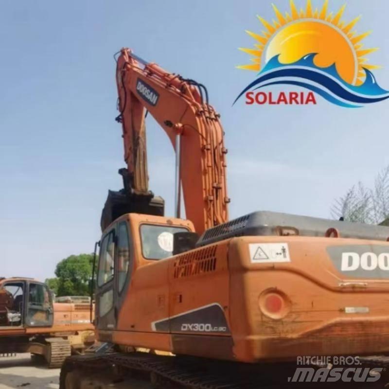 Doosan DX 300 대형 굴삭기 29톤 이상