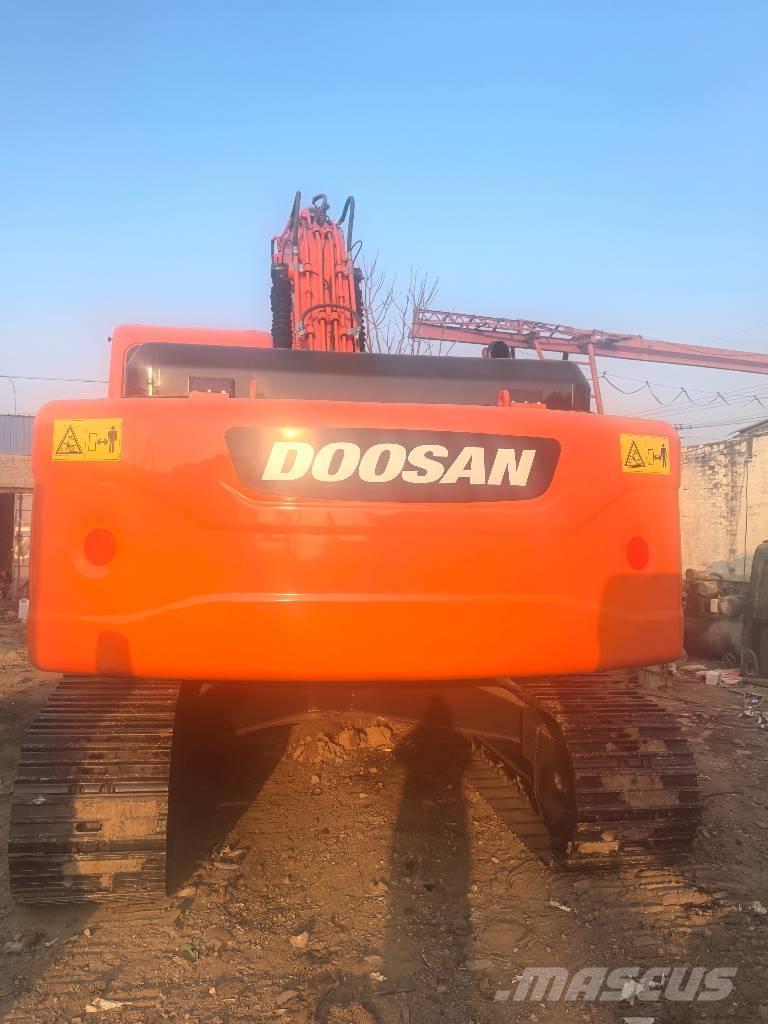 Doosan DX225 대형 굴삭기 29톤 이상