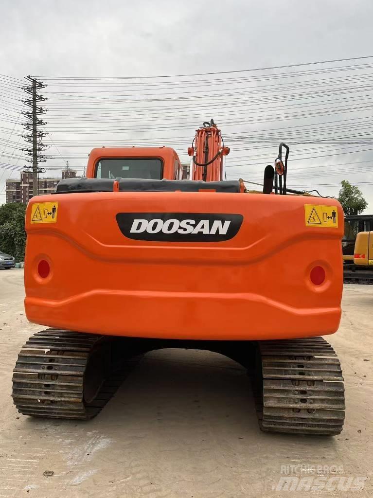 Doosan DX 140 대형 굴삭기 29톤 이상