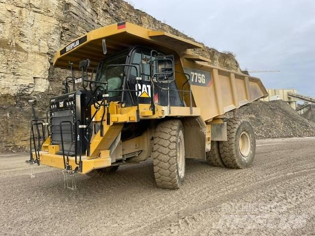 CAT 775G 초대형 덤프 트럭