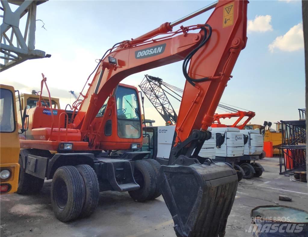 Doosan DH150W  휠 굴삭기
