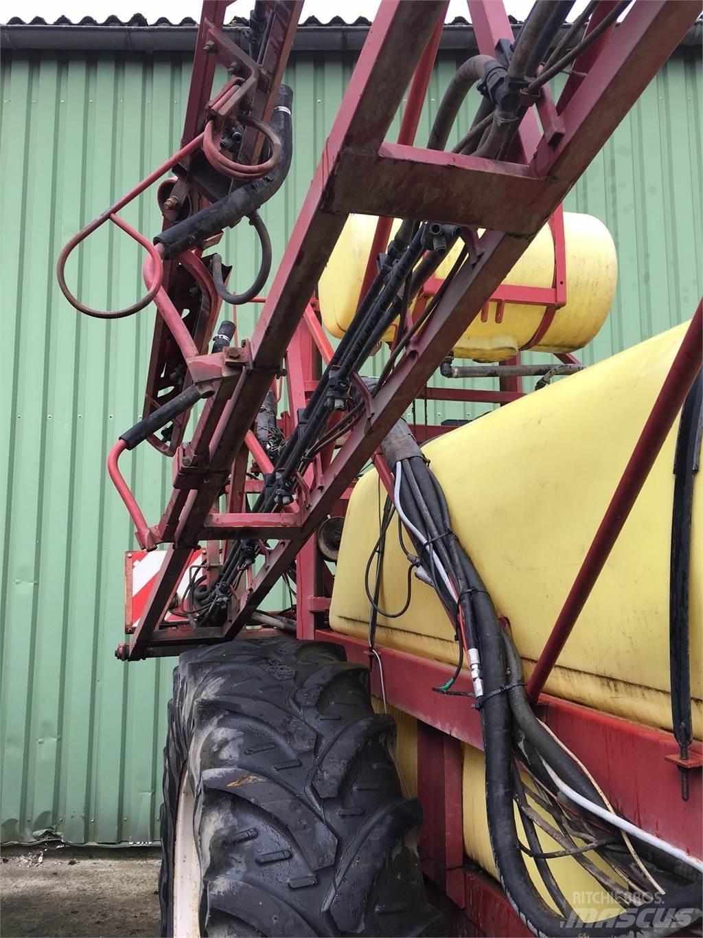 Hardi 3500 견인형 분무기